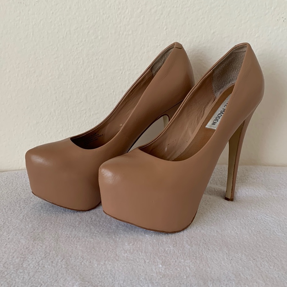 Steve Madden Dejavu Platform Heel